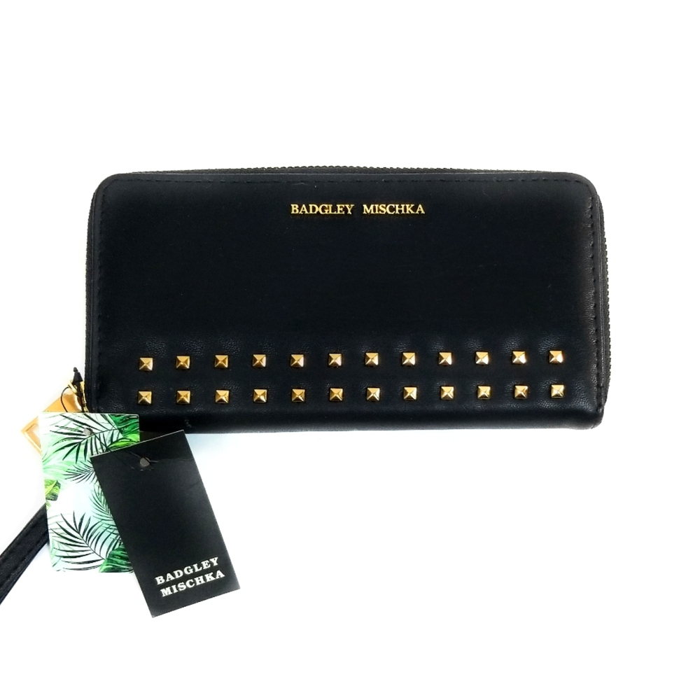 BADGLEY‎ MISCHKA NWT All Over Purse Studded Wristlet Wallet In Black & Gold